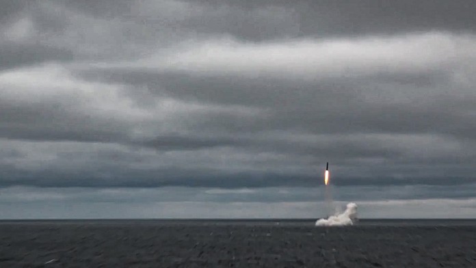 Odpal rakety z ruské jaderné ponorky