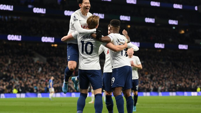 Lampard na kolenou. Tottenham jeho tým znemožnil debaklem