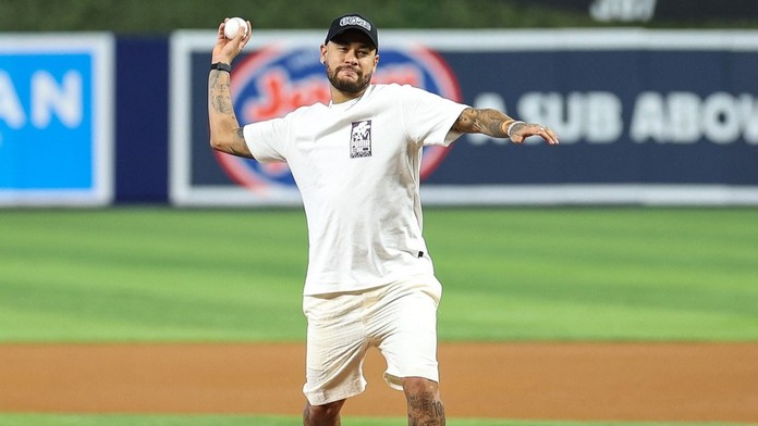 Neymar si nedávno vyzkoušel roli nadhazovače na stadionu Miami Marlins