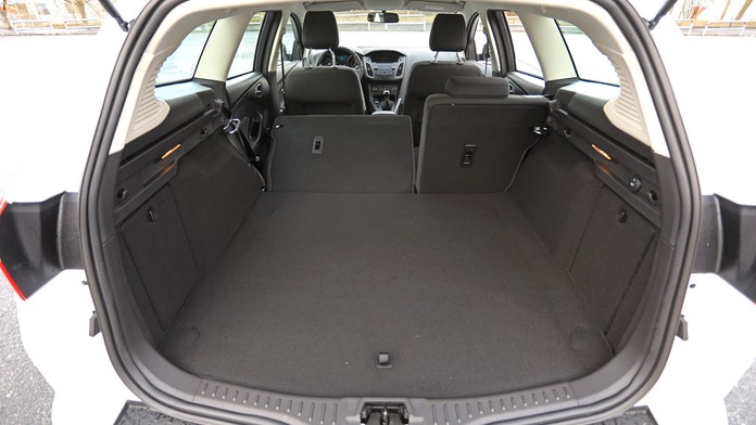 Prostorné rodinné auto pod 350 tisíc? Je z čeho vybírat