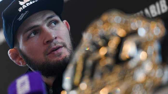Khabib zareagoval na trest a teď trucuje! Za reakci to pěkně schytal