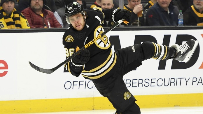 David Pastrňák v dresu Bostonu Bruins