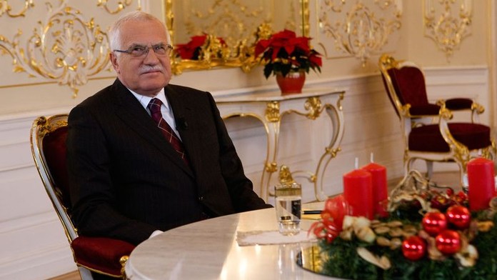 Klaus se zastal Drobila. Jeho rezignace ho mrzí