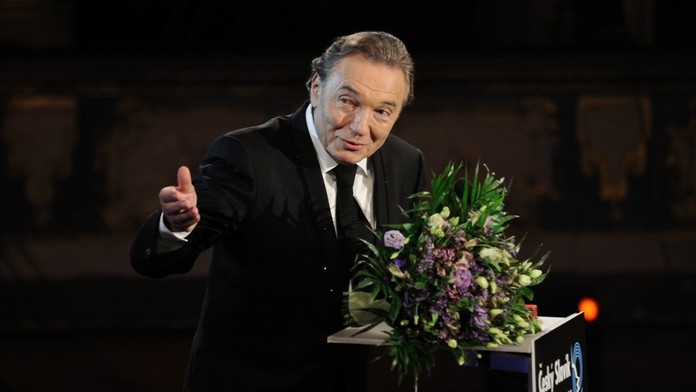 Čtenáři rozhodli: Největší osobností současnosti je Karel Gott!