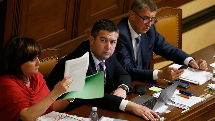 Vláda schválila změnu volebního zákona. Budeme volit jinak