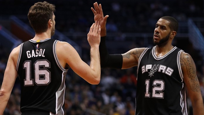 Basketbalisté San Antonia válí. Vyrovnali 46 let starý zápis!