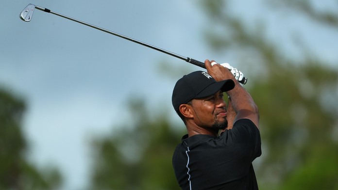 Tiger Woods je zpět! Ukázal formu, ale také školácké chyby