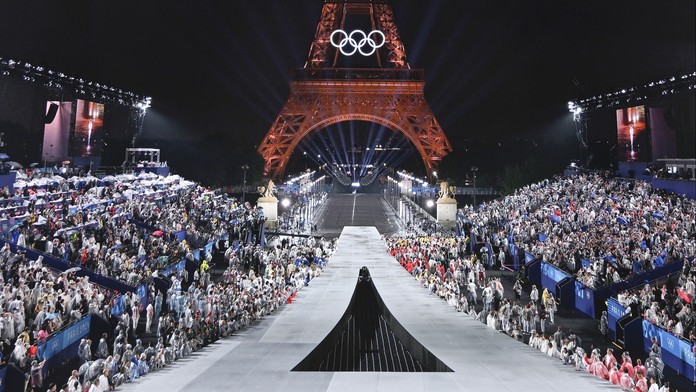 Zahájení OH v Paříži: Prudký liják, olympionici na Seině a zpívající Céline Dion
