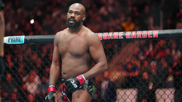 Náhlý konec legendy UFC. Řeší se i právní kauza s polonahou ženou