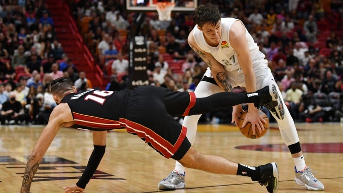 Satoranský s Krejčím v NBA bodovali, jejich týmy ovšem prohrály