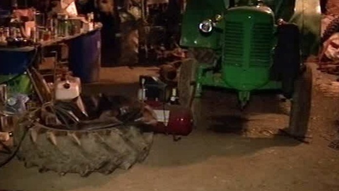 VIDEO: Opravoval traktor, duše mu amputovala ruku a nohy!
