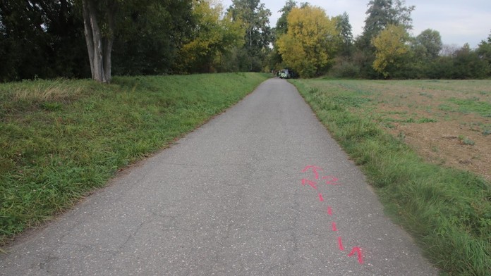 Střet cyklisty s ženou s dětským kočárkem