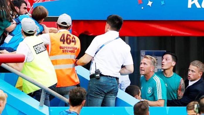 Němečtí fanoušci napadli hráče! Zasahovat musela i ochranka