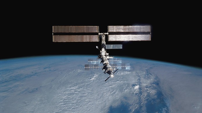 Americký astronaut se dostane domů. Na Zemi ho dopraví ruská raketa