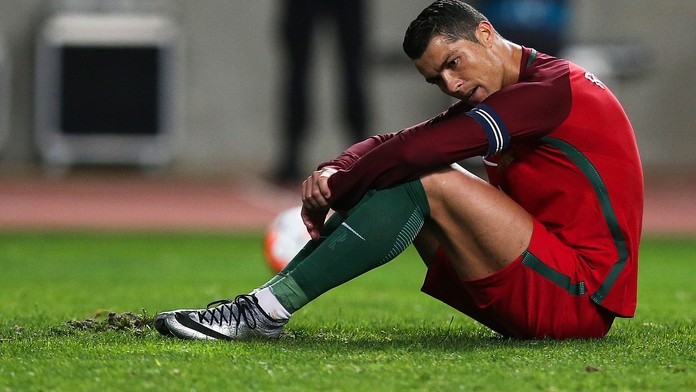 Hrozba pro EURO! Ronaldo ohrožuje bezpečnost, tvrdí kouč