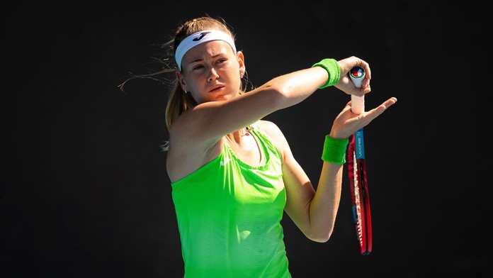 Brenda Fruhvirtová nestačila na Stephensovou, postup vydřela Bouzková