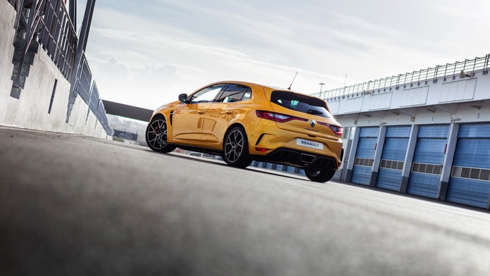 Hodně ostrý Renault. Automobilka vyladila Mégane na 300 koní!