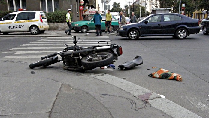 HRŮZA! DALŠÍ MRTVÝ MOTORKÁŘ! Osobák mu nedal PŘEDNOST!