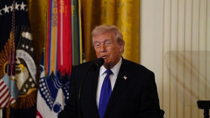 Izrael i USA připravují další údery na Írán. Má to však háček