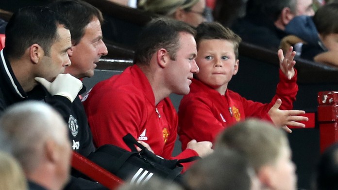 Slavné jméno zpět na Old Trafford! Rooney podepsal smlouvu s United