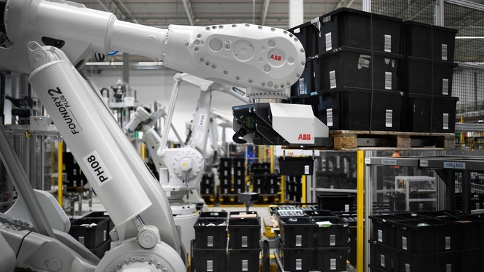 Vzpoura strojů? Robot otrávil sprejem proti medvědům 24 lidí!