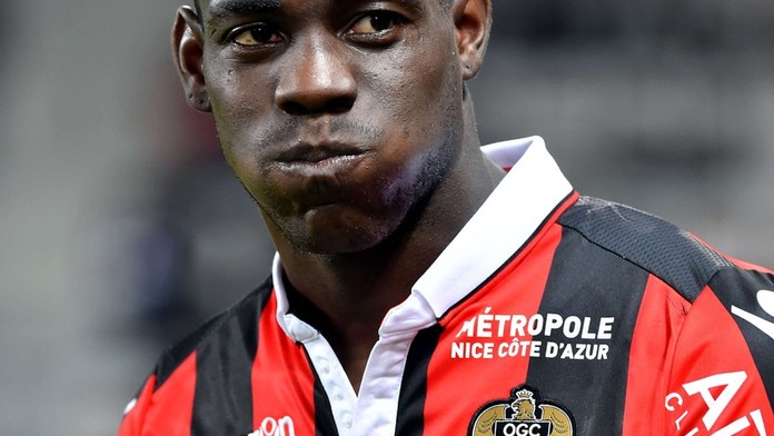 Průšvihář Mario Balotelli: Zahrával si s ochrankou na letišti! VIDEO