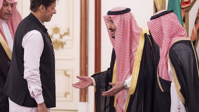 Muslimové řeší skandál. Premiér Pákistánu urazil saúdského krále