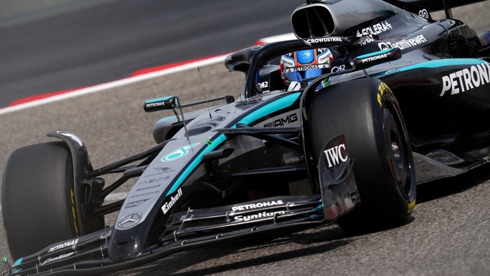 Poslední den testů F1: Nejrychlejší Russell, Antonelli nejlepším nováčkem