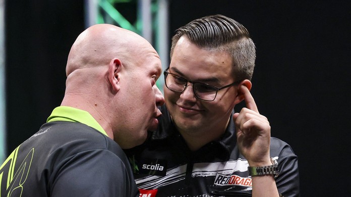 Michael van Gerwen a Gian van Veen
