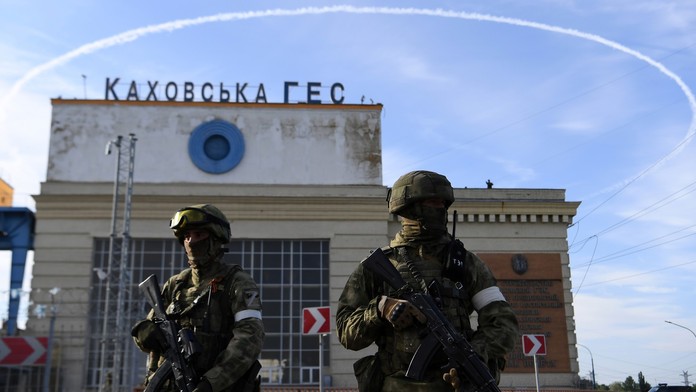 Kachovská přehrada je pod palbou, tvrdí Rusové. Může zatopit 80 obcí