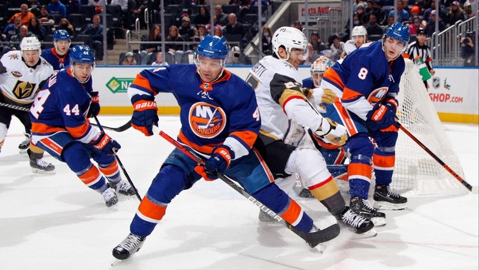 Vegas ve fantastické přestřelce porazilo Islanders, Reichel si odbyl premiéru v NHL