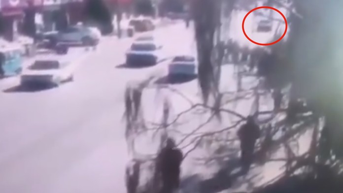 Děti přecházely u školy, vjelo do nich auto! Nejméně 6 obětí