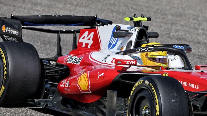 Lewis Hamilton testoval obrácenou formu zadního křídla