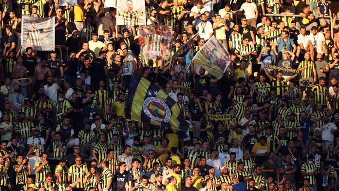 Ostuda, nejtemnější den Fenerbahce, zní reakce z celého světa na oslavu Putina