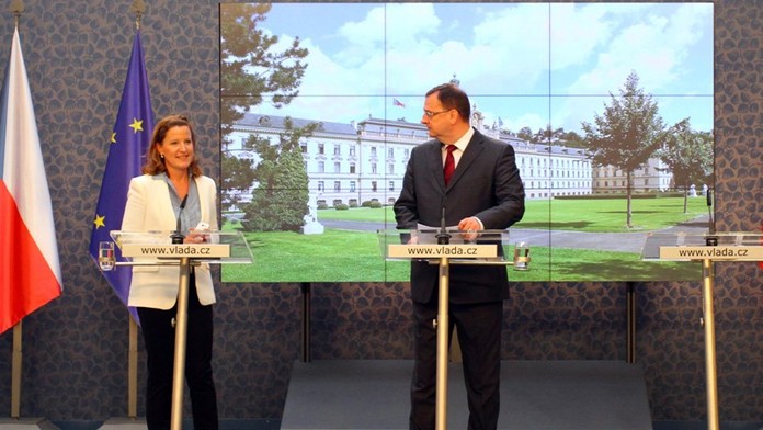 Žádné překvapení! Strana LIDEM zůstává ve vládě, jeji ministři stáhli rezignace