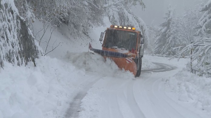 Evropu sužuje extrémní počasí: Tornádo, laviny, záplavy i evakuace!