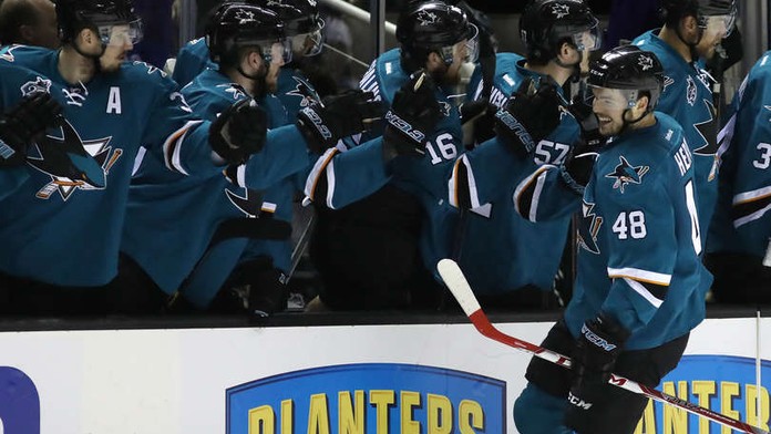 Hertl řádil jako černá ruka! Jeho 2 góly přiblížily San José k finále