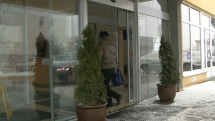 Jed vraždí na úřadě! Ženy potratily, další lidé podlehli rakovině