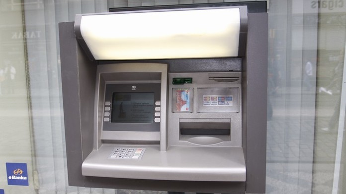Bankomat i počítač jde odposlouchávat přes zásuvku