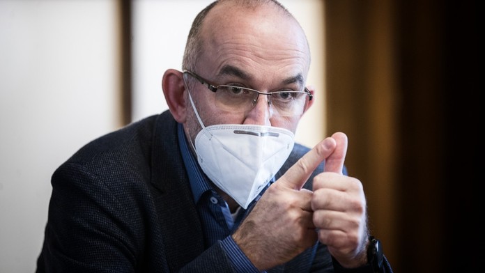 Česko převeze pacienty do Německa. Blatný připravuje konkrétní kroky