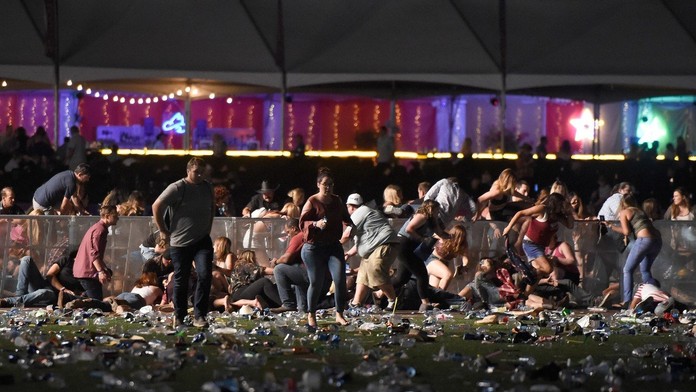 Při střelbě ve Vegas schytal kulku do hlavy. Jsi herec, útočí na něj!