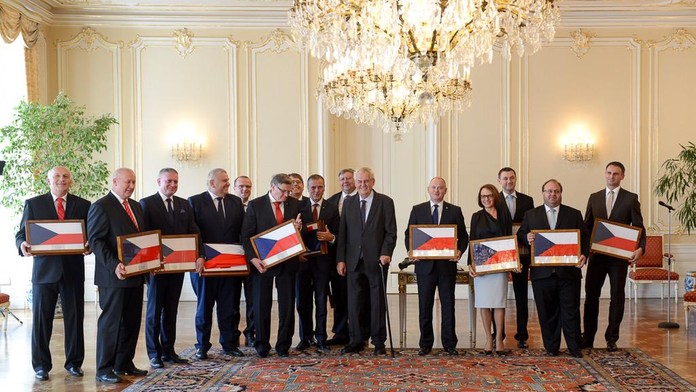 Zeman přivítal hejtmany. Pozval Krnáčovou, Hudečka dřív ignoroval