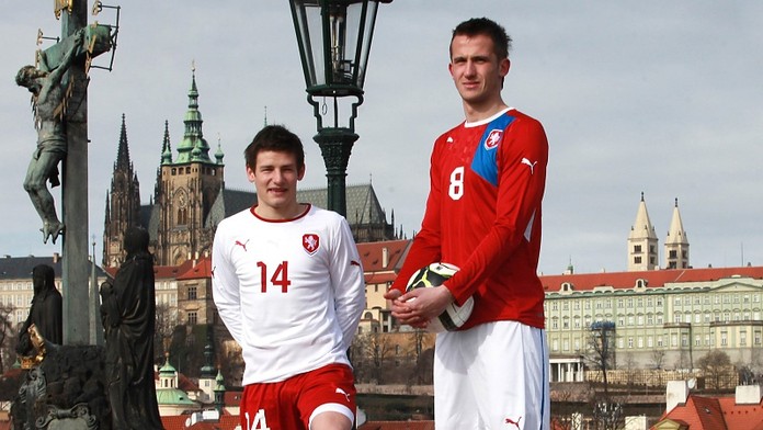Fotbalisté představili dresy pro ME. Líbí se vám? ANKETA