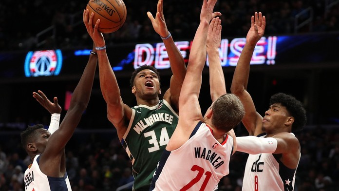Hvězda Washingtonu si opět vylepšila osobák, na Bucks to ale nestačilo