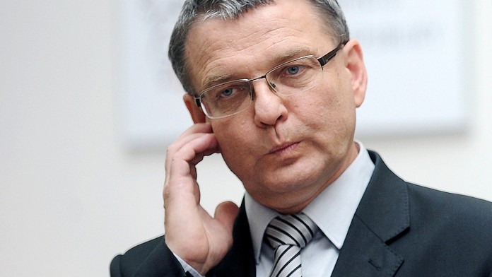 PRÁVO: Zeman nechce Zaorálka! Zkomplikuje to jednání o vládě?