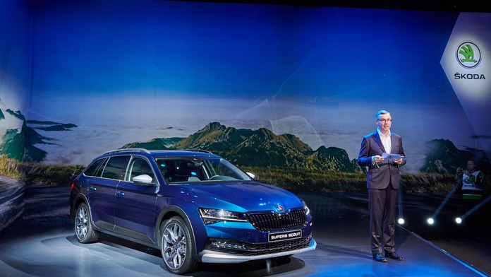 Velká změna s českou stopou. Šéfem Peugeotu je bývalý top manažer Škodovky