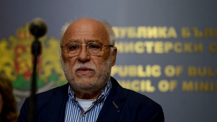 Se zbraněmi z Vrbětic je spojován zbrojař Gebrev. Dvakrát ho otrávili