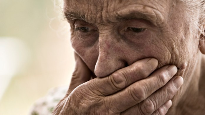 Slovák okradl stařenku (75) v anglické nemocnici, dostal 5 let vězení