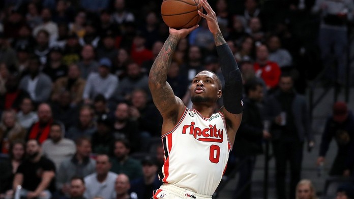 Fantastický Lillard nasázel 51 bodů a zamotal boj o play-off! Tatum řídil obrat