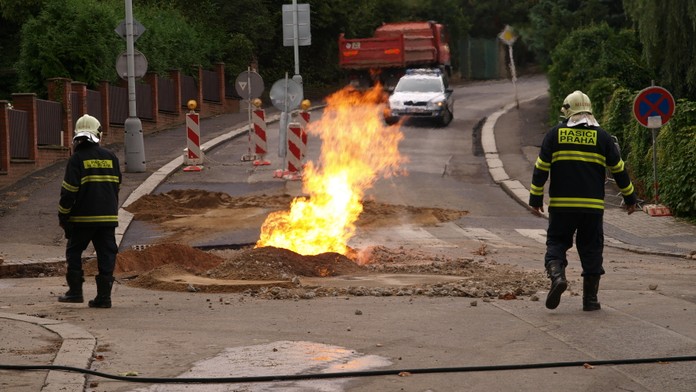 ÚNIK PLYNU! Hasiči evakuovali 3 domy